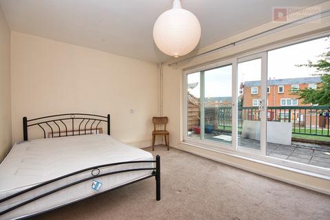 4 bedroom townhouse to rent, Pellerin Road, Dalston, Stoke Newington, London, N16