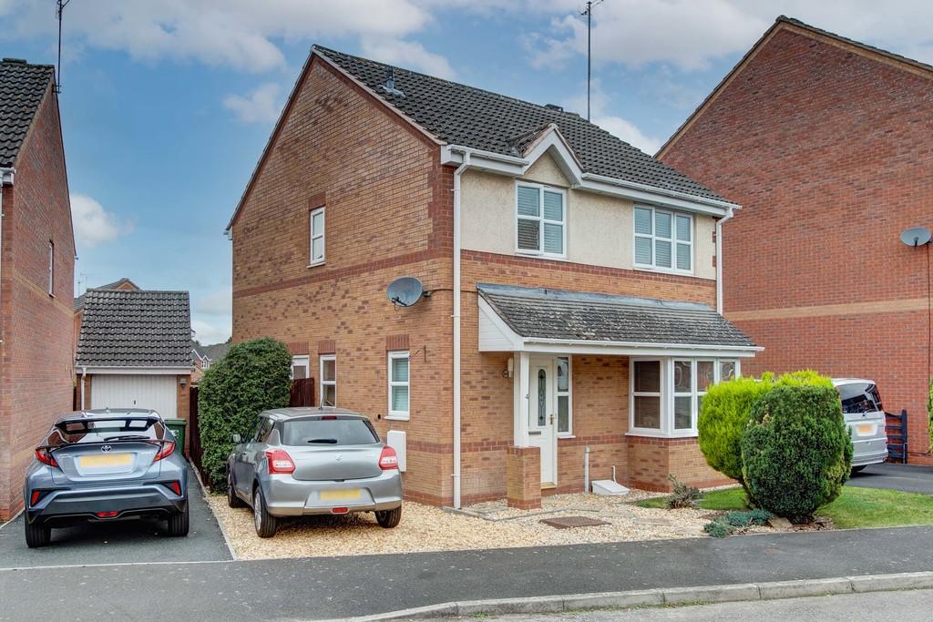 Kite Lane, Brockhill, Redditch, B97 6TT 3 bed detached house £290,000