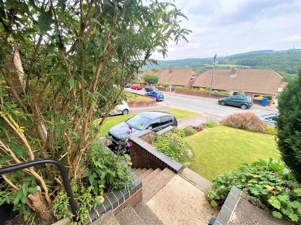 Views to the front elevation