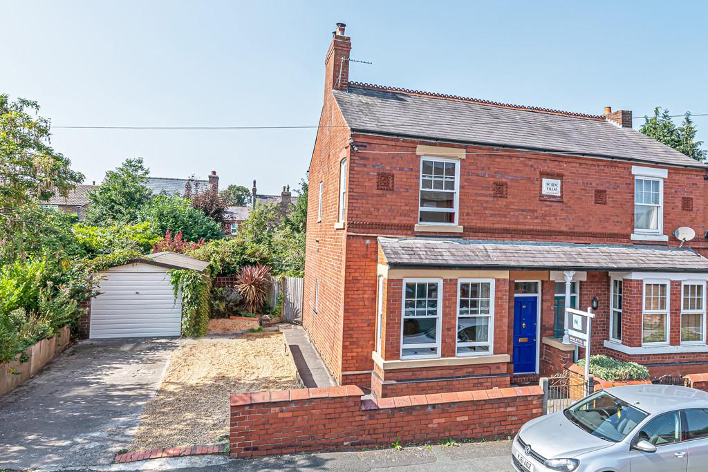 Albert Road, Grappenhall, Warrington 3 bed semidetached house £400,000