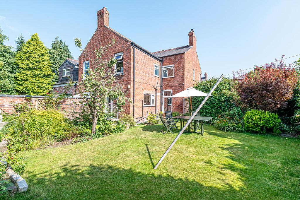 Albert Road, Grappenhall, Warrington 3 bed semidetached house £400,000