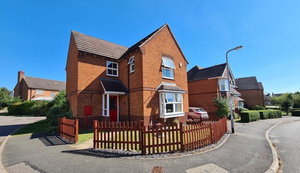 Kingfisher Road, Brackley 3 bed detached house £365,000