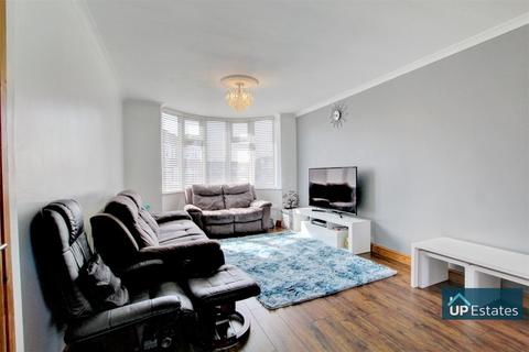 62 Silverdale Close, Coventry, CV2 1PX