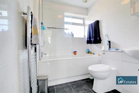 62 Silverdale Close, Coventry, CV2 1PX