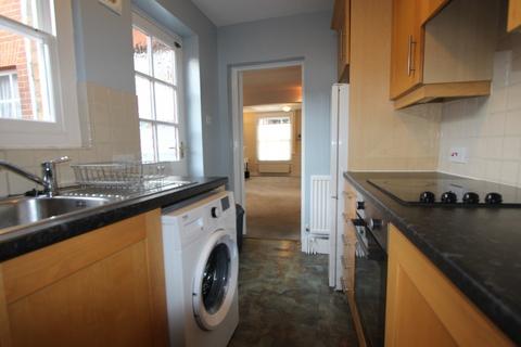 2 bedroom semi-detached house to rent, Tilehouse Street, Hitchin