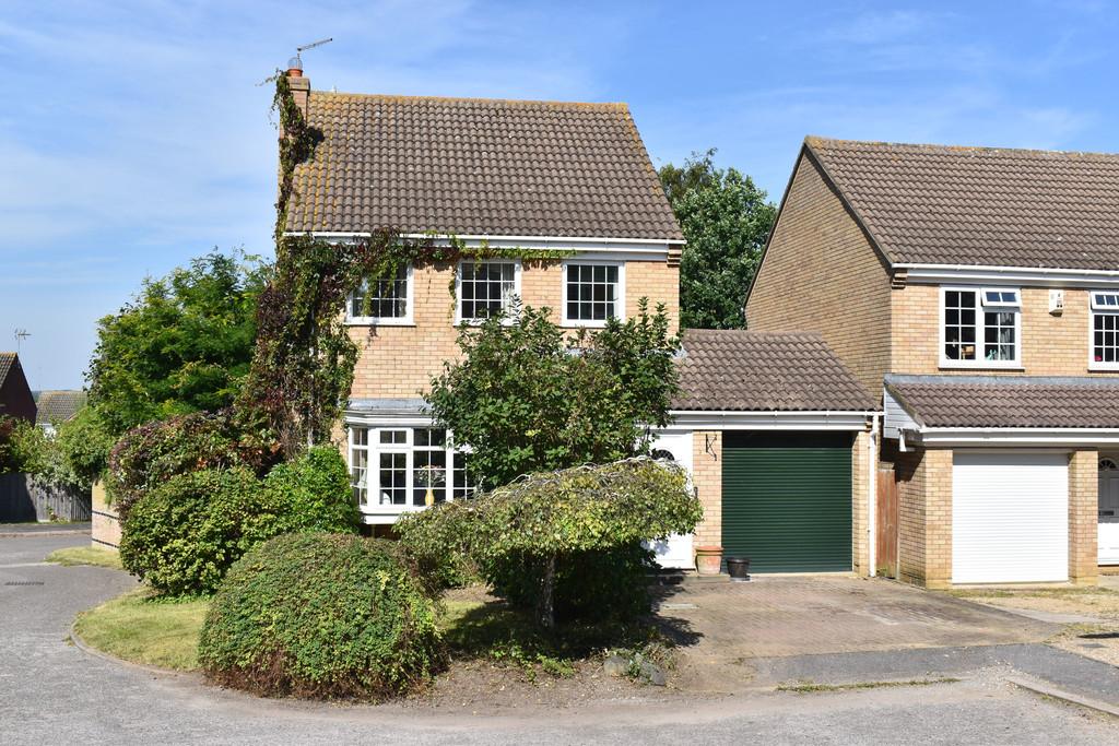Hollyhill, Towcester 4 bed detached house £375,000