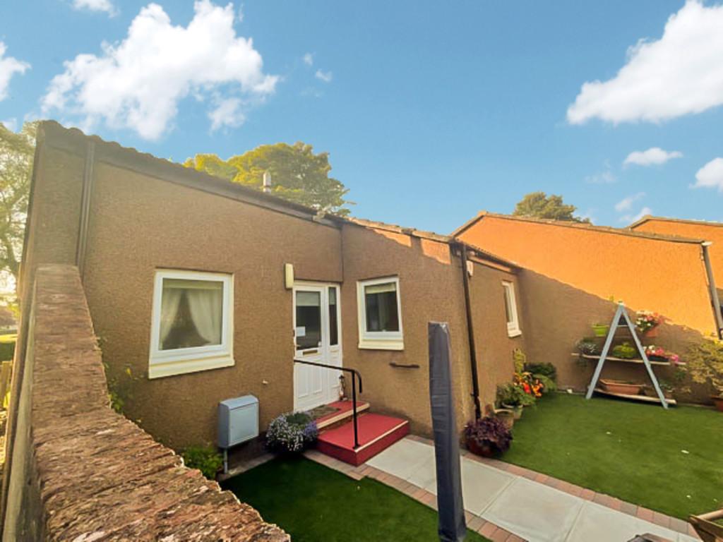 Westwood Court, Woodside, Glenrothes 1 bed terraced bungalow £80,000