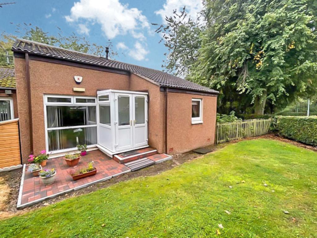 Westwood Court, Woodside, Glenrothes 1 bed terraced bungalow £80,000