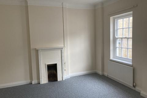 3 bedroom flat to rent - High Street, Shepton Mallet