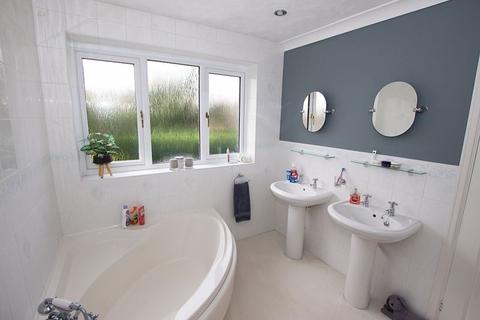37 Mayfair Drive West, Grimsby, DN37 9QP