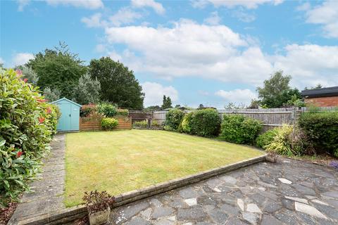 2 bedroom detached bungalow for sale - The Mead, Watford, Hertfordshire, WD19