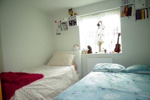 2 Laburnum Way, Staines, TW19 7SQ