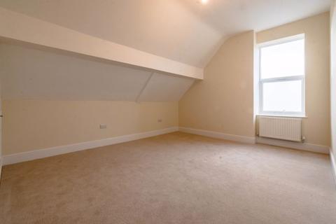2 bedroom penthouse for sale - Hayway, Rushden