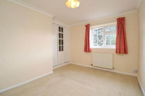 2 bedroom semi-detached house to rent, Brookthorpe Close, Gloucester