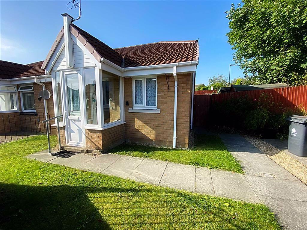 Windsor Drive, Howdon, Wallsend, NE28 2 bed semidetached bungalow £