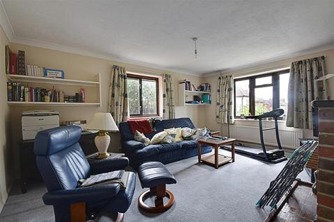 2 Normandale, Bexhill-on-sea, TN39 3LU