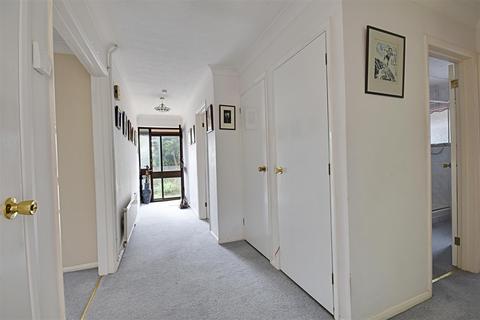 2 Normandale, Bexhill-on-sea, TN39 3LU