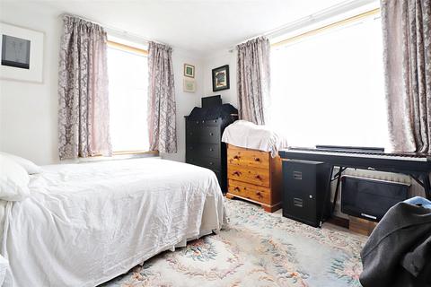 2 Albury Avenue, Bexleyheath, DA7 4SJ