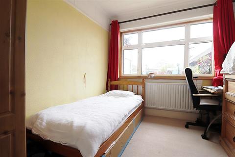 2 Albury Avenue, Bexleyheath, DA7 4SJ