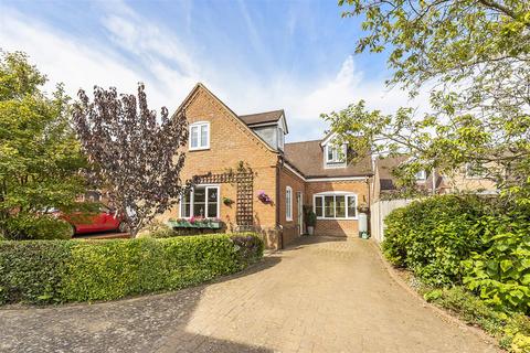 16 Bradway, Whitwell, Hitchin, SG4 8BE