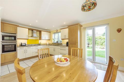 16 Bradway, Whitwell, Hitchin, SG4 8BE