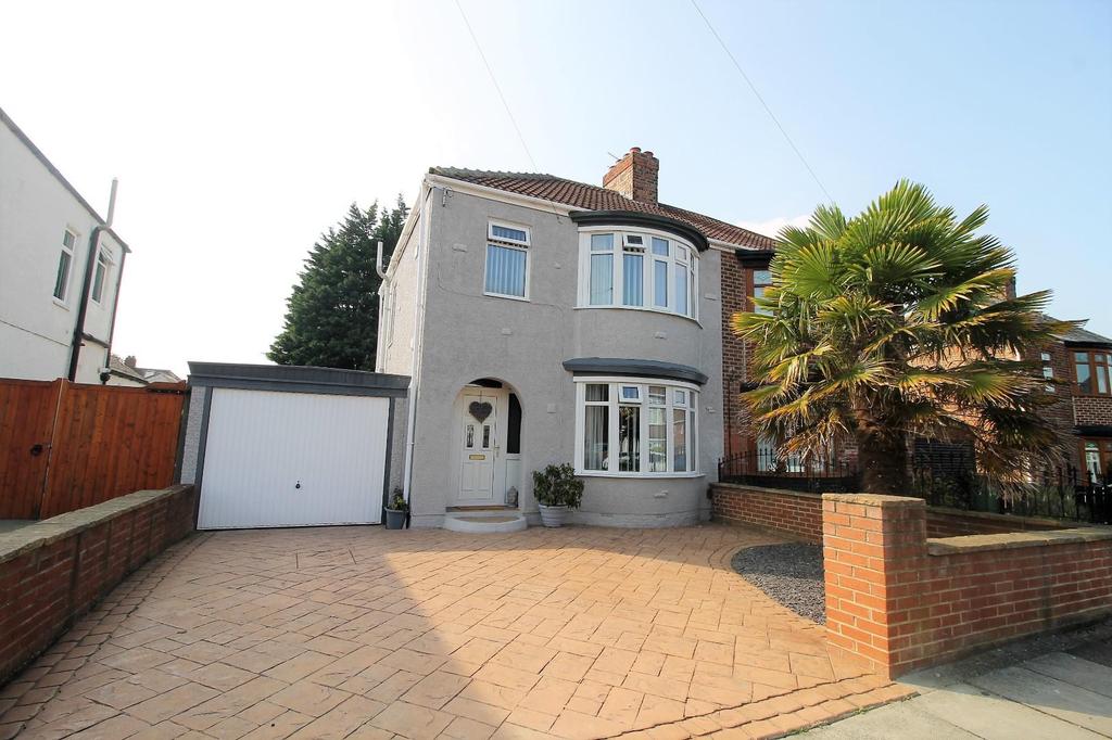 Thames Avenue, Thornaby... 3 bed semidetached house £160,000