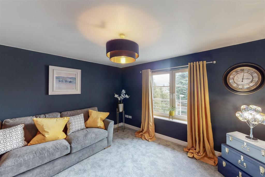 Florence Court, Florence Place, Perth 2 bed flat £128,000