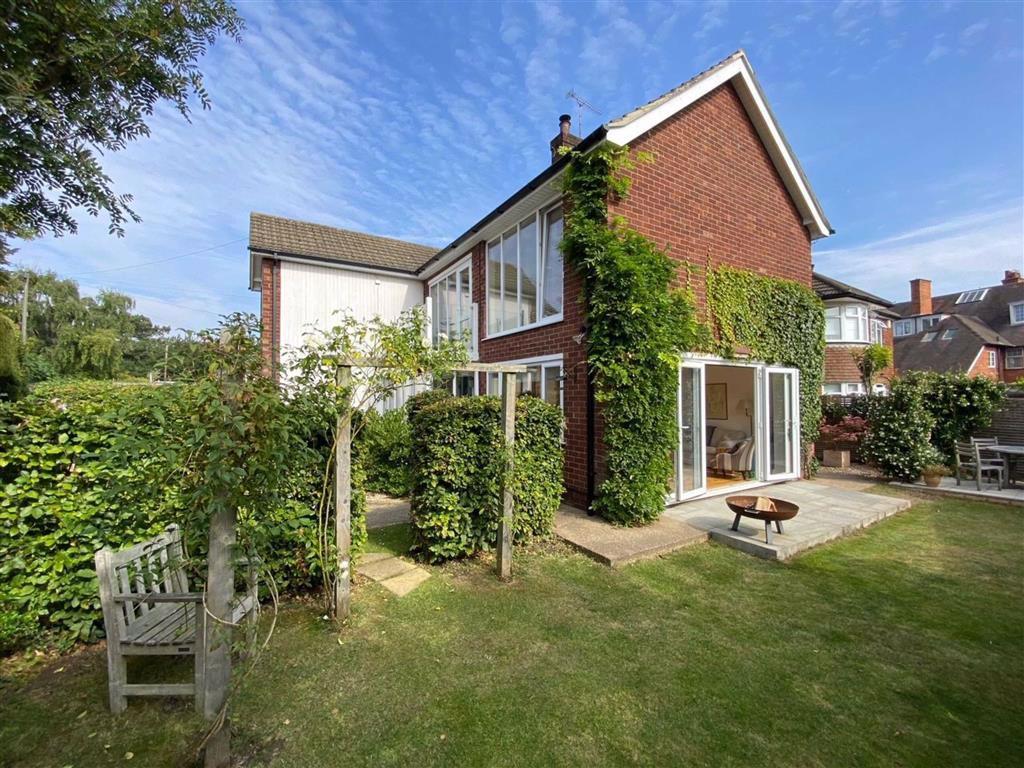 Langworthgate, Lincoln, Lincolnshire 3 bed detached house £565,000