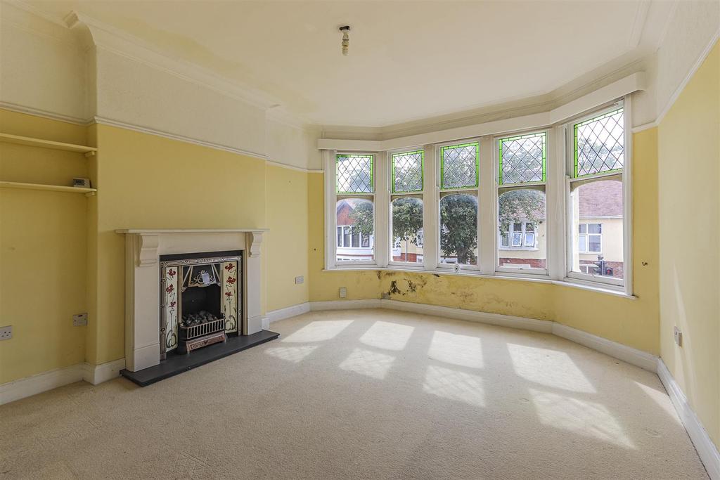 Colchester Avenue 45 b-2.jpg