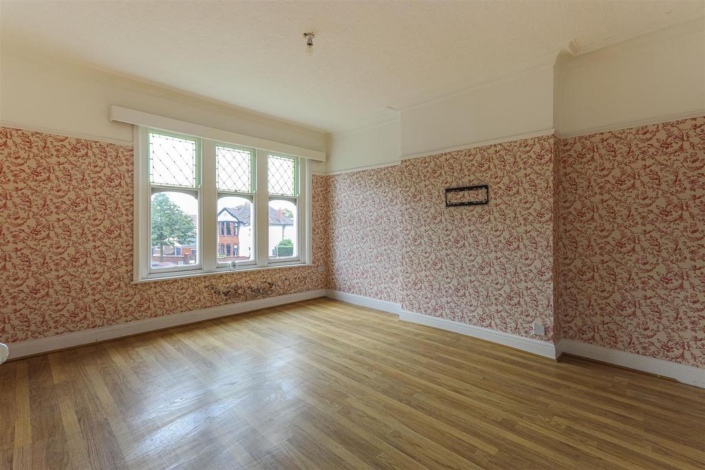 Colchester Avenue 45 b-3.jpg