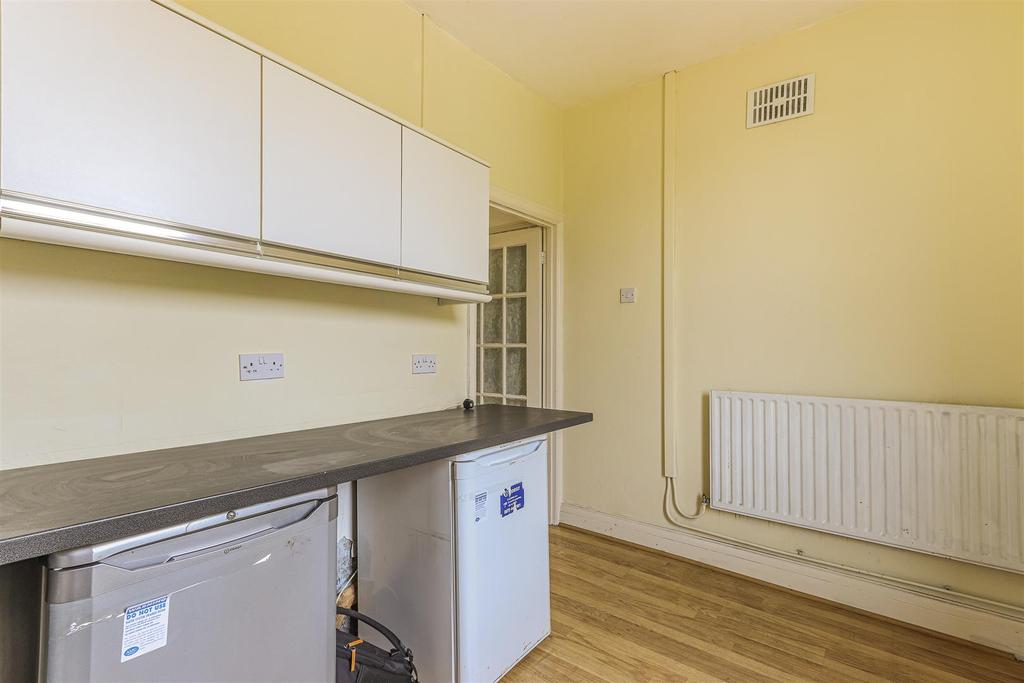 Colchester Avenue 45 b-9.jpg