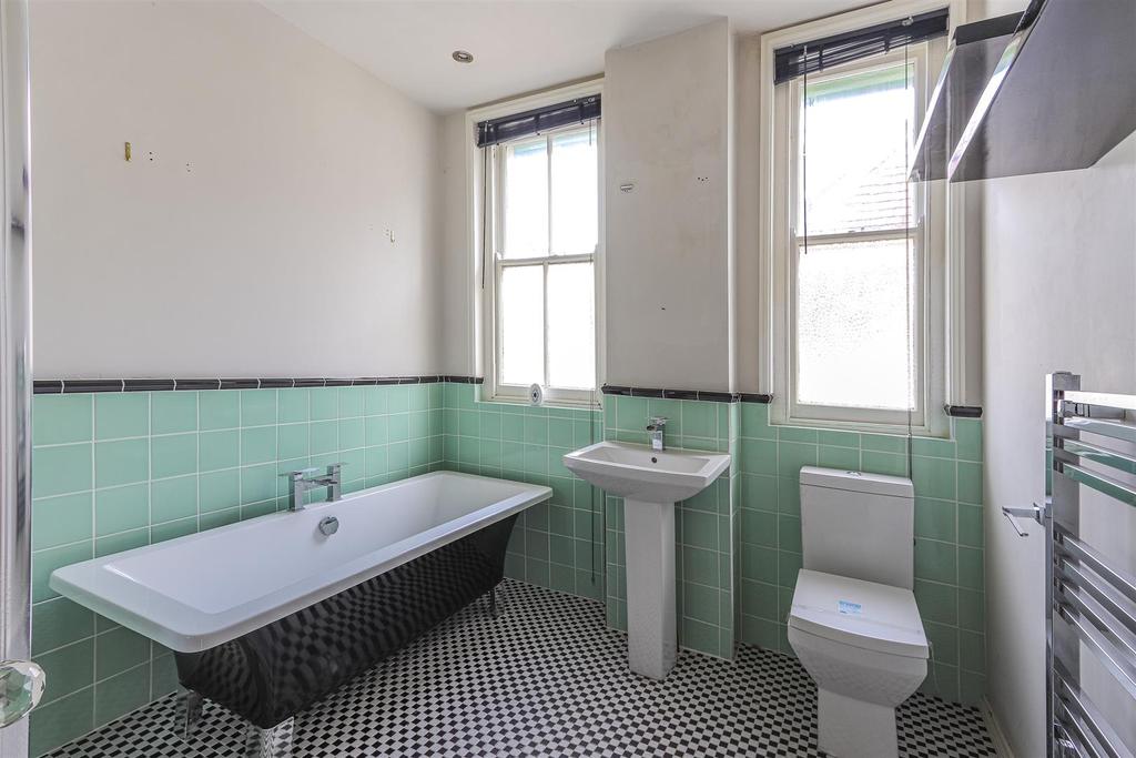 Colchester Avenue 45 b-5.jpg