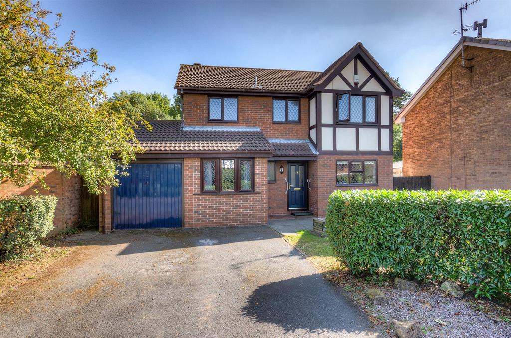 Knights Close, West Bridgford... 4 bed detached house £450,000