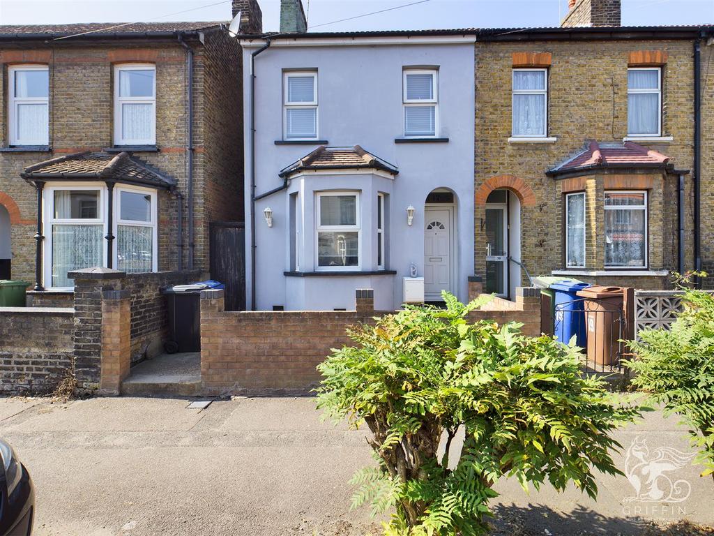 Kent Road, Grays 3 bed house £300,000