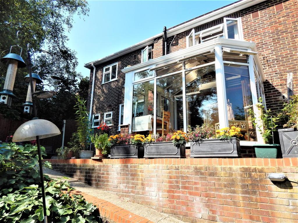 The Ridgeway, Chatham 4 bed semidetached house £485,000