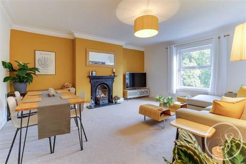 Second Floor Flat, 2 Westfield Terrace, Leeds, LS7 3QG