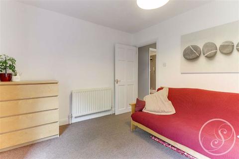 Second Floor Flat, 2 Westfield Terrace, Leeds, LS7 3QG