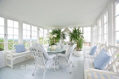 5 bedroom semi-detached house for sale, Monkhams Hall, Waltham Abbey, Essex