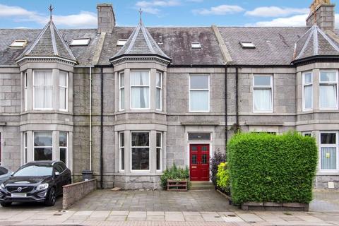 69 Beechgrove Terrace, Aberdeen, AB15 5DS