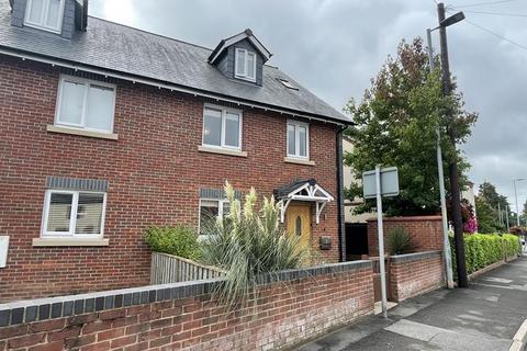 3 bedroom semi-detached house to rent, Ellenscroft Court, New Street, Ledbury, Herefordshire, HR8 2NZ