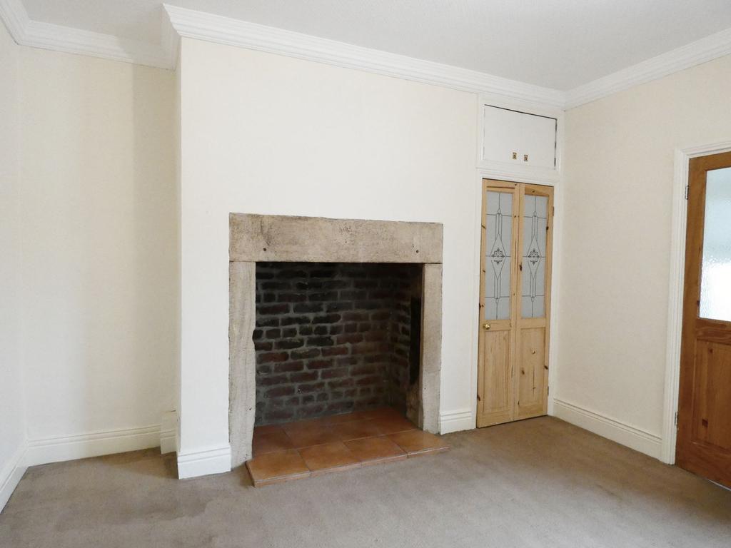 Kingsgate Terrace, Hexham... 2 bed flat £595 pcm (£137 pw)