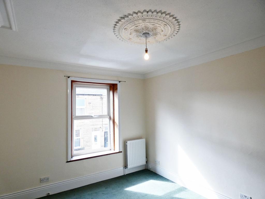 Kingsgate Terrace, Hexham... 2 bed flat £595 pcm (£137 pw)