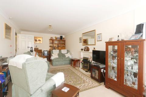 2 bedroom flat for sale - Aragon Court, Church Road, Hadleigh, Essex