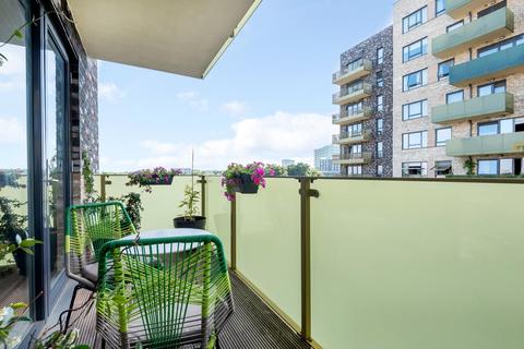 18, Alacia Court Palmerston Road, London, W3 8GJ
