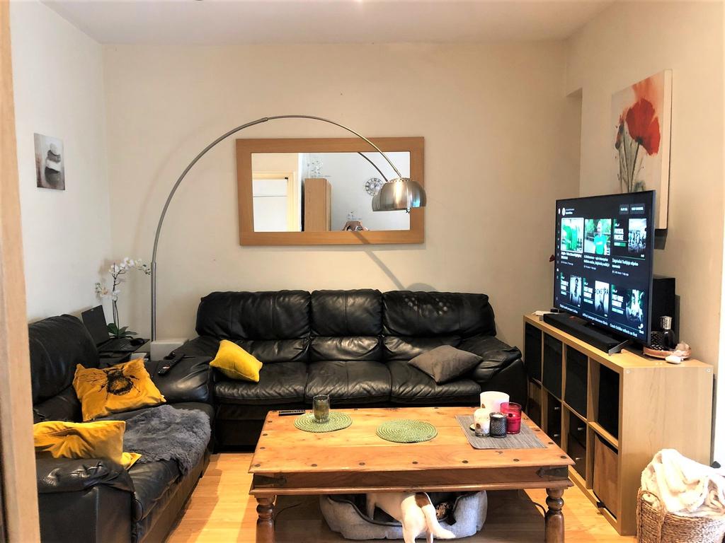 Westwood Road, Ilford IG3 8SE 4 bed terraced house £1,650 pcm (£381 pw)