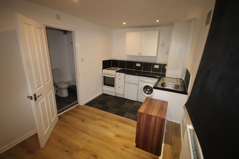 Studio to rent, Church Street, London