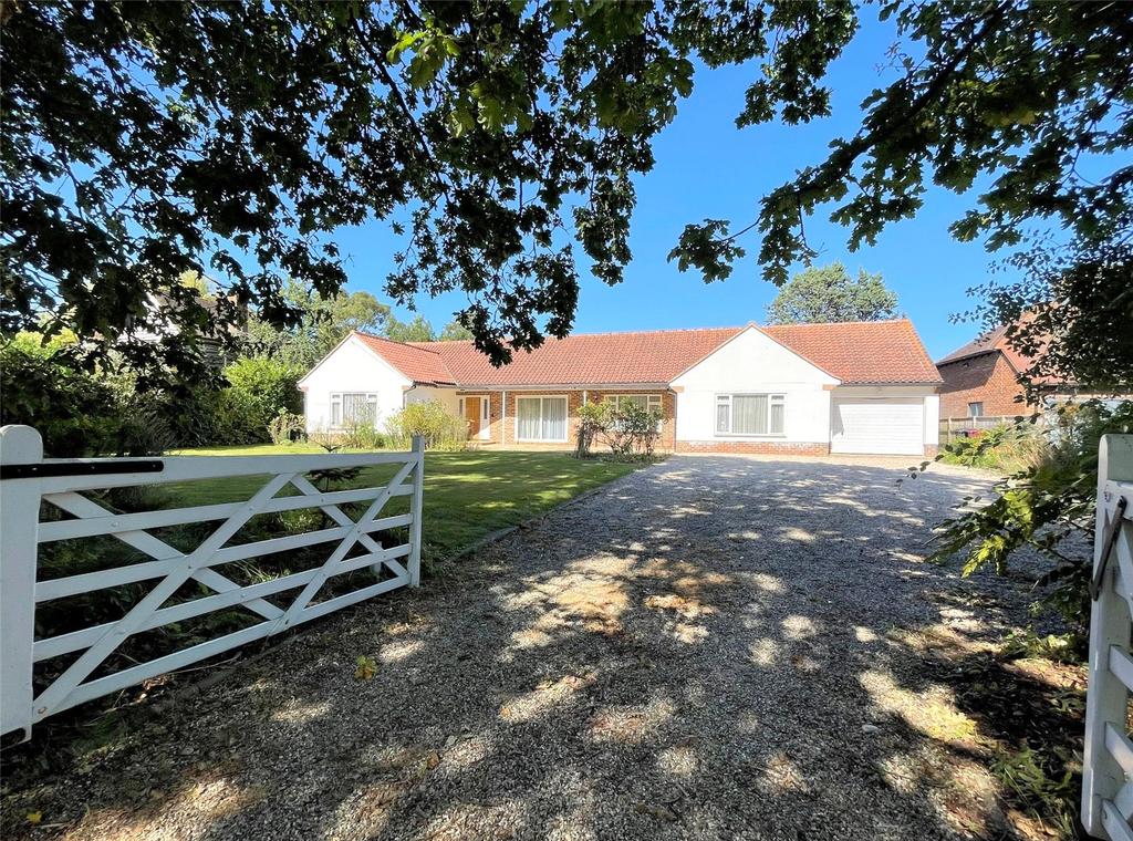 Smugglers Lane, Bosham, Chichester, PO18 4 bed bungalow £1,250,000