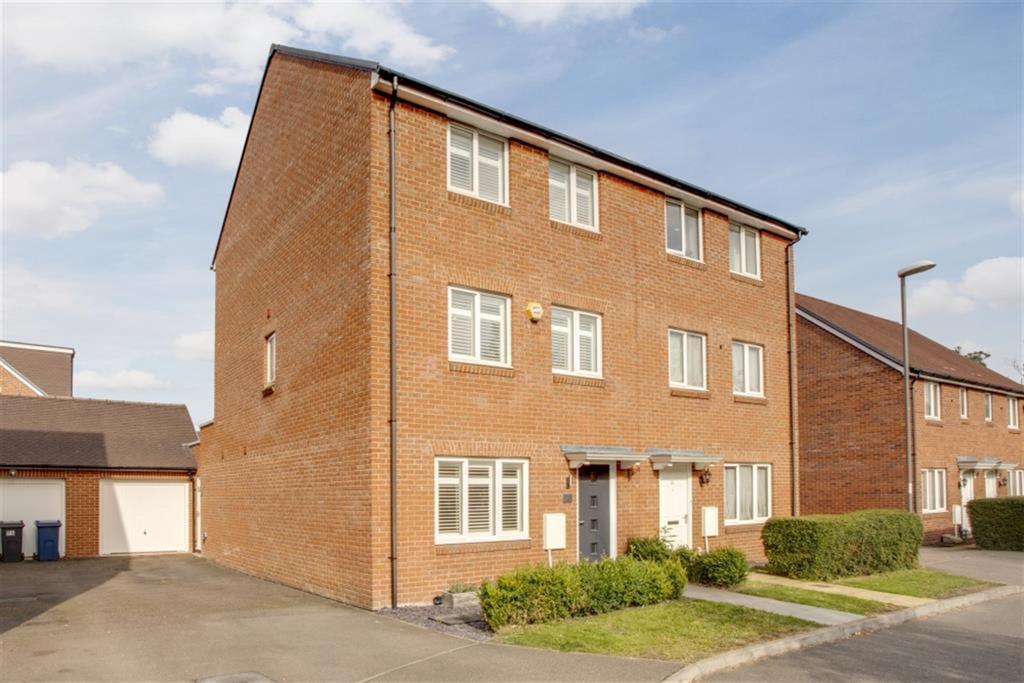 The Bramblings, Little Chalfont... 4 bed semidetached house £675,000