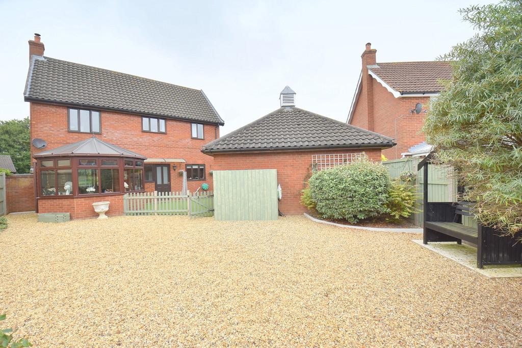 Pipers Meadow, Worlingworth, IP13 7PG 4 bed detached house £340,000
