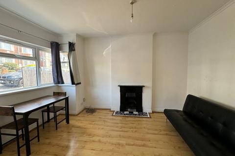 1 bedroom flat to rent, Roberts Road, Hp13